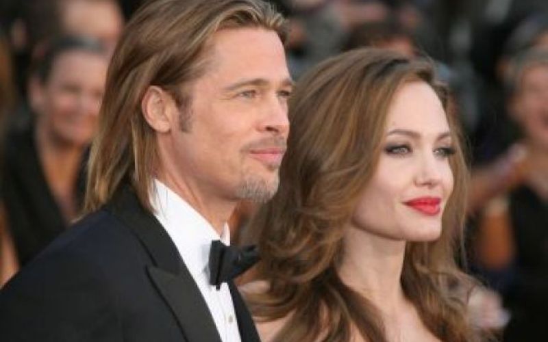 Ali jo je res trikrat zasnubil?