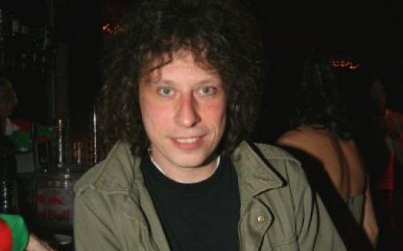 Umrl smejoči Stereophonic