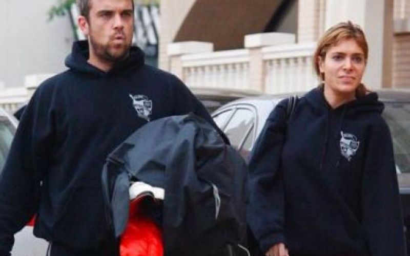 Robbie prestavil poroko