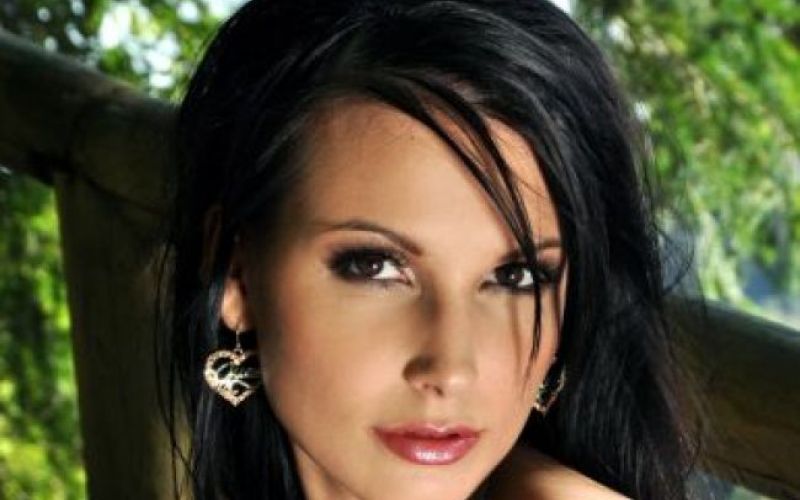 Miss Slovenija se je predčasno vrnila domov