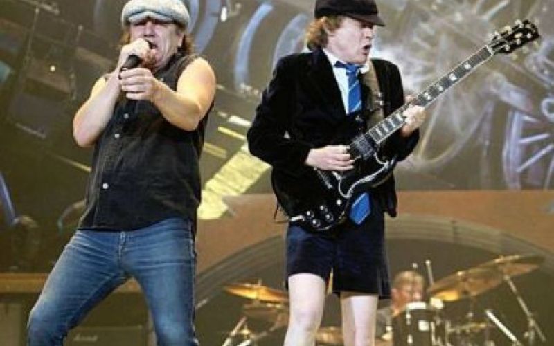 AC/DC brez topov