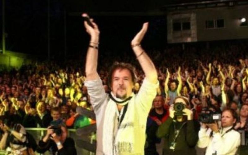 Video: Gibonni v Križankah