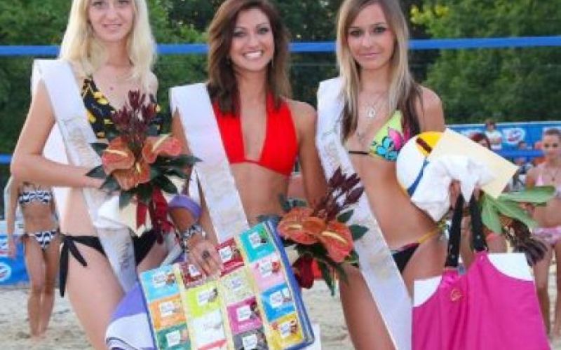 Najboljši pod mrežo in najlepša na mivki