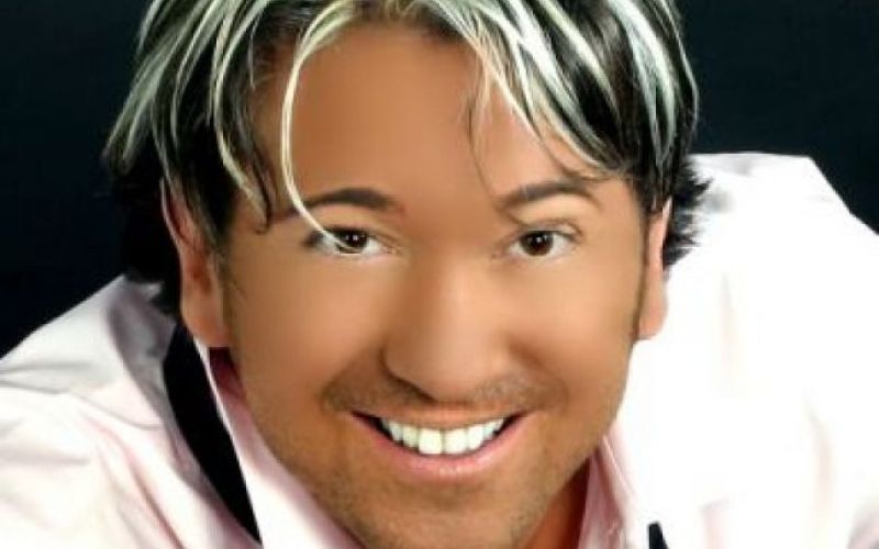 Werner dobil punčko!