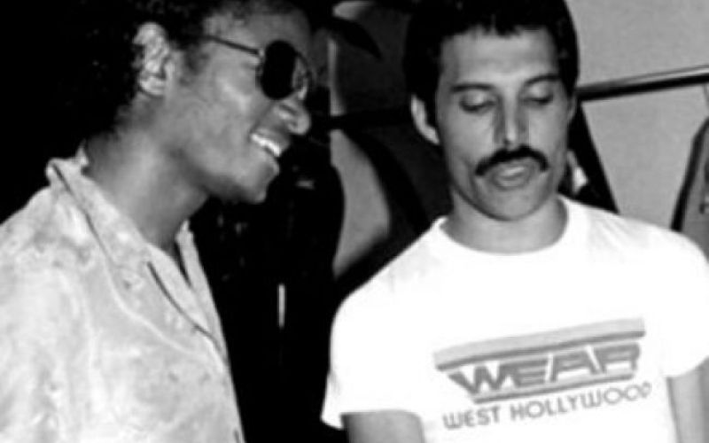 Video: Duet Jacksona in Mercuryja 