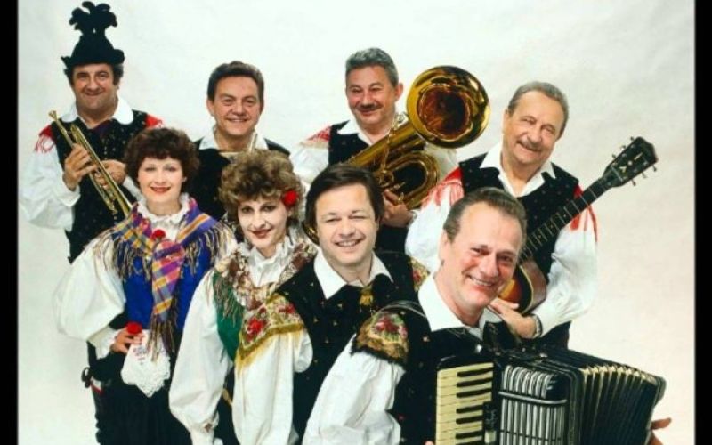 Po Avsenikovi avtocesti