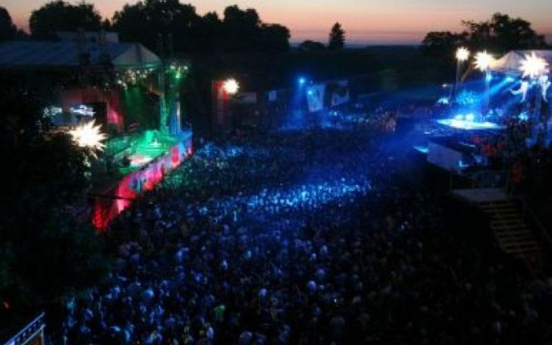 S Stopom na razprodani Exit