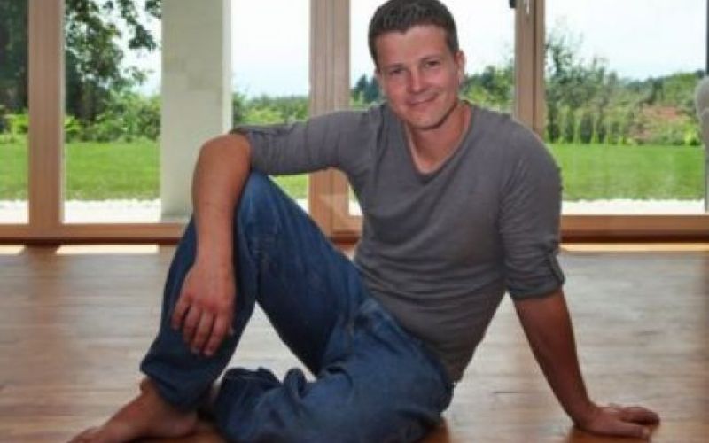 Kako domuje Boštjan Romih?