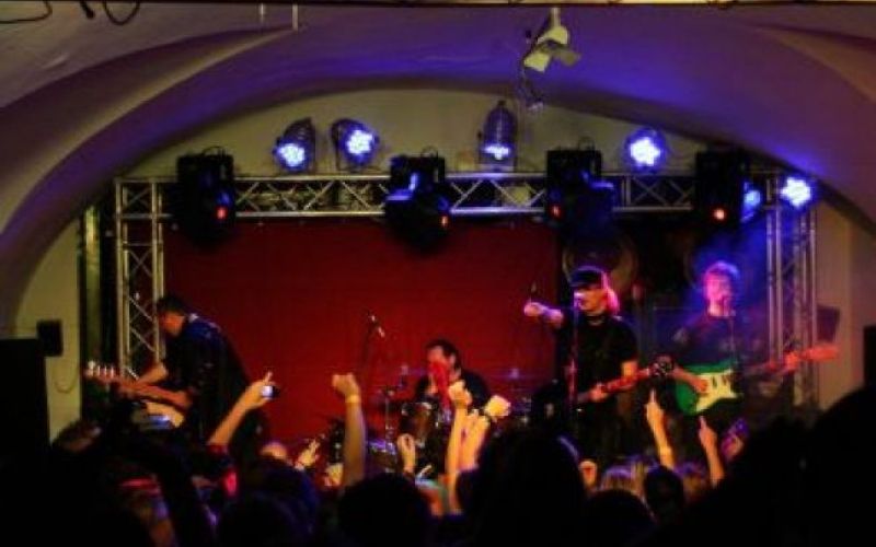 Plavi orkestar v galeriji ŠKUC