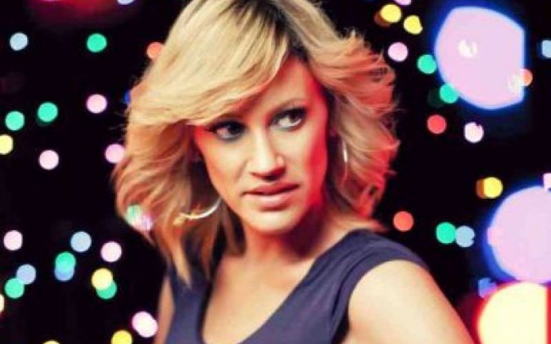 Video: Kalifornijsko dekle poje