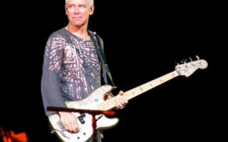 Zvezdnika iz U2 oropala osebna asistentka