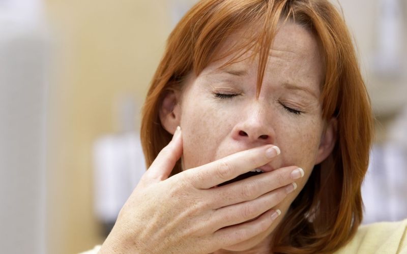 zaspanost, ženska, zehanje.jpg