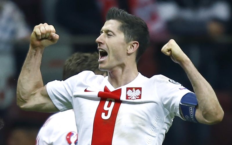 Robert Lewandowski re.jpg