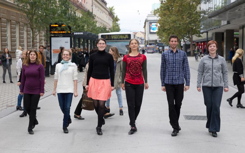 Flashmob s plesalci irskih plesov