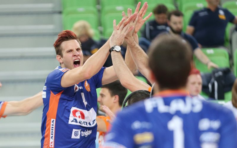 kozamernik ach volley af.JPG