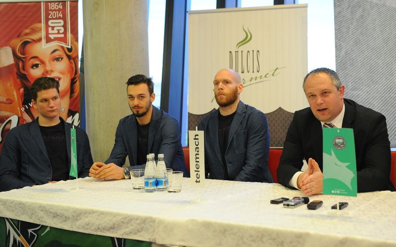 hokej olimpija tiskovna.jpg