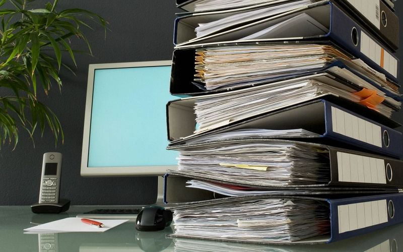 dokumenti, papirji, pisarna.jpg