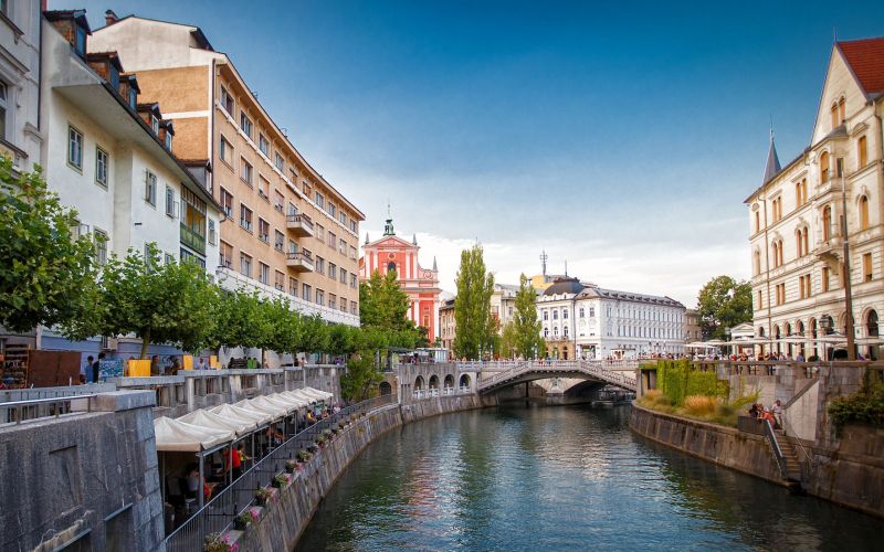 ljubljana-centre-ljubljanica-river.jpg