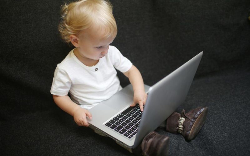 otroci in tehnologije.jpg