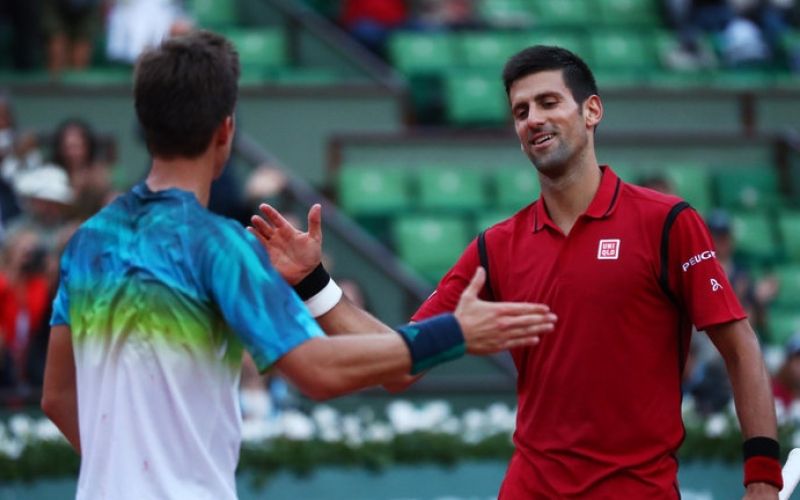 novak-djokovic-aljaz-bedene.jpg