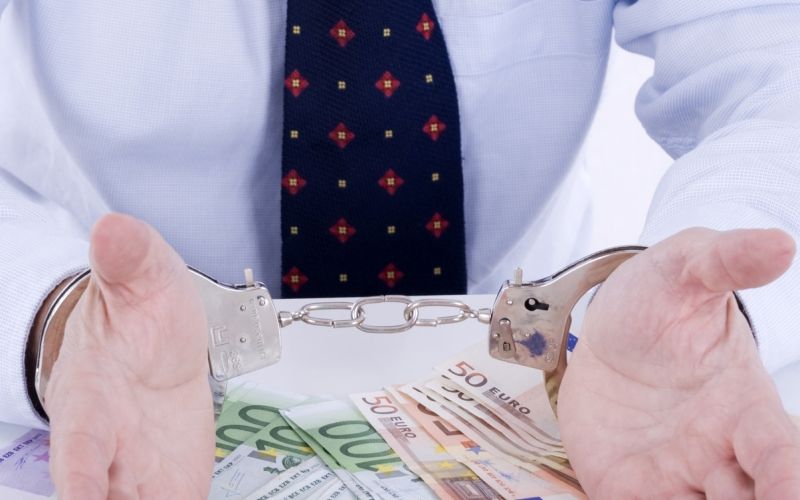 manager, bančnik, kriminal, korupcija.jpg