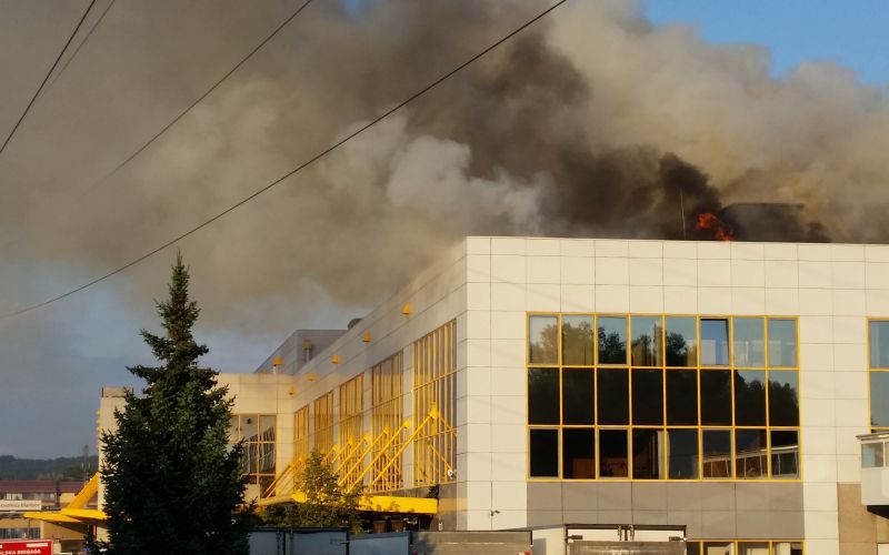 požar logističnega centra Pošte Slovenije na Cesti v Mestni log v Ljubljani