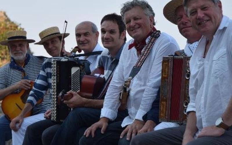 _poletni_prifarski_muzikanti_1__1_.jpg