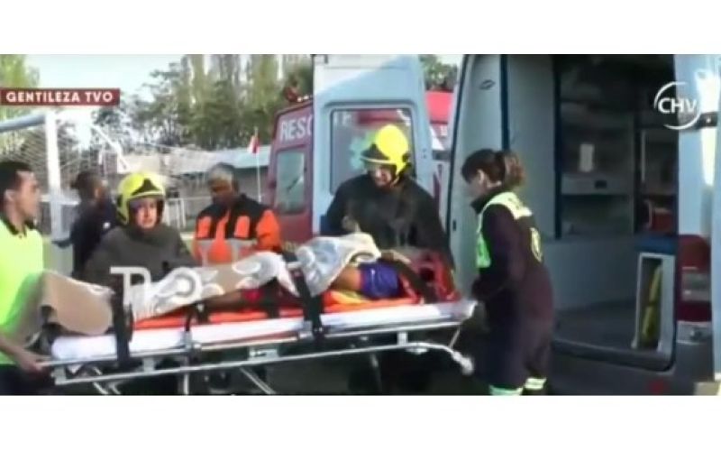 1249_jugador-agredido-es-trasladado-al-hospital_620x350.jpg