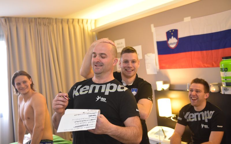 430-14-slovenija 1(nosilna).JPG