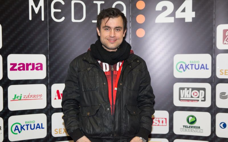 Petdeset odtenkov teme omar naber
