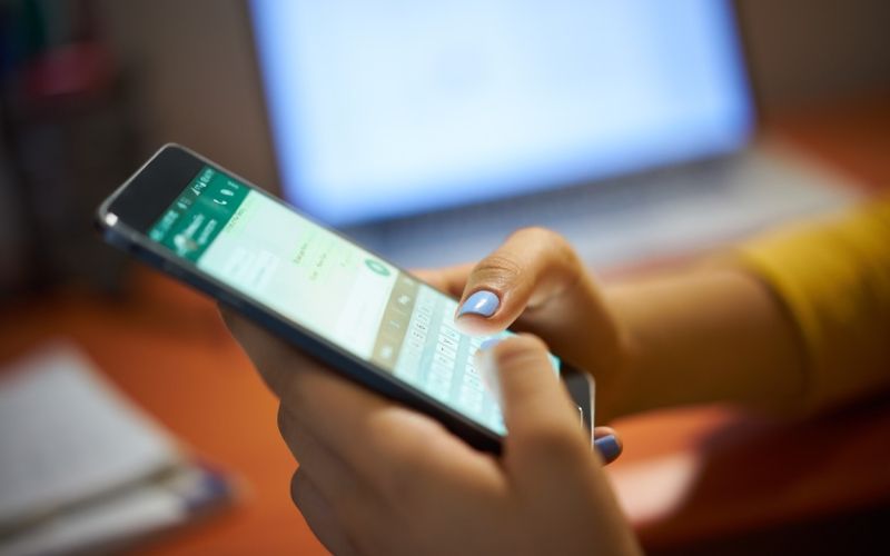 mobilni telefon mobitel whatsapp.jpg