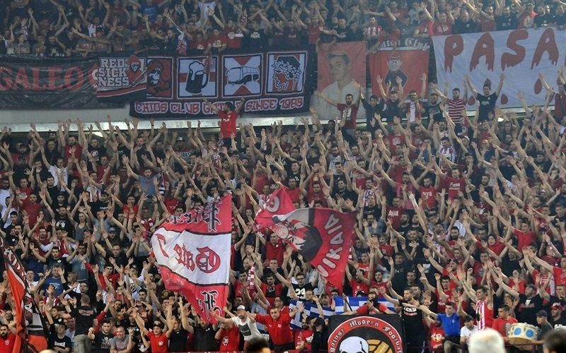 fans-olympiacos-piraeus-eb16.jpg