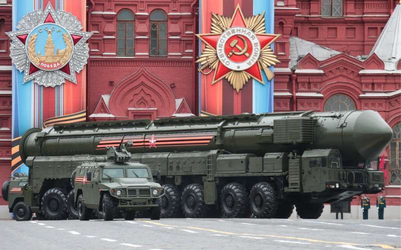 Moskva, Rusija, Dan zmage, vojaška parada, Kremelj, raketa