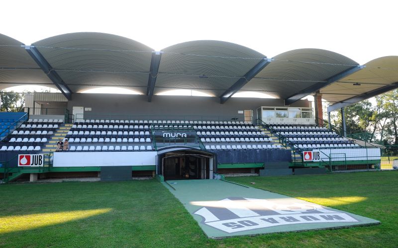 stadion 3.jpg
