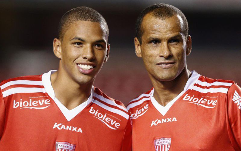 rivaldorivaldinho_800x450.jpg