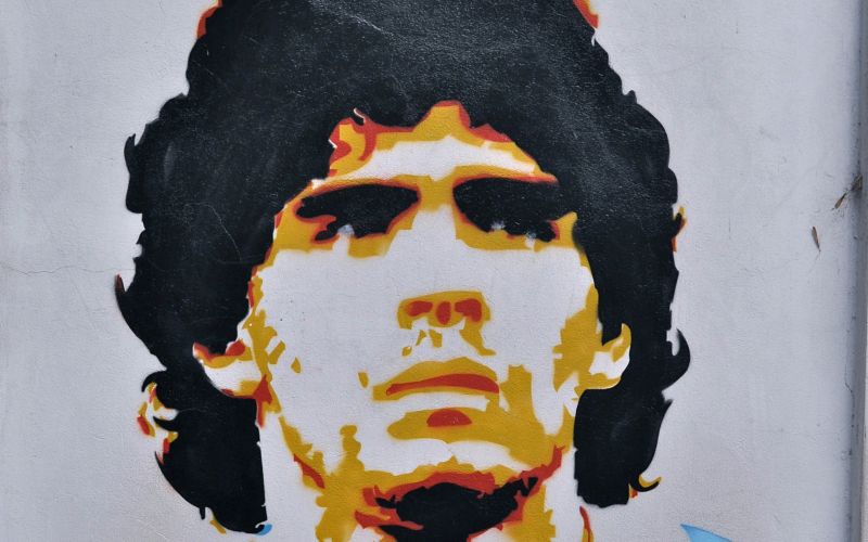54-maradona grafit (obrez).jpg