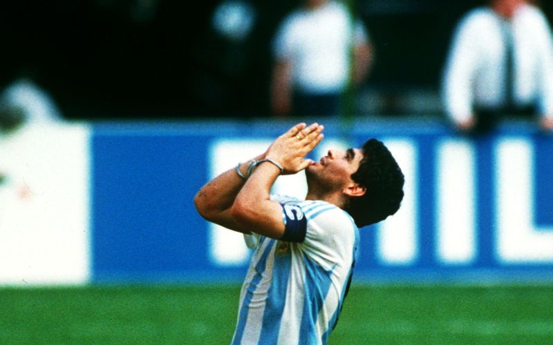54-maradona 3.jpg