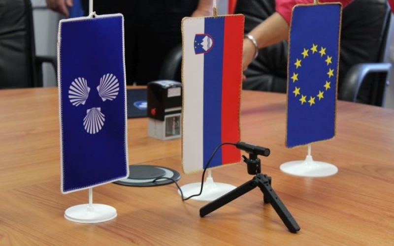 podpis_pogodbe_mirna_001.jpg