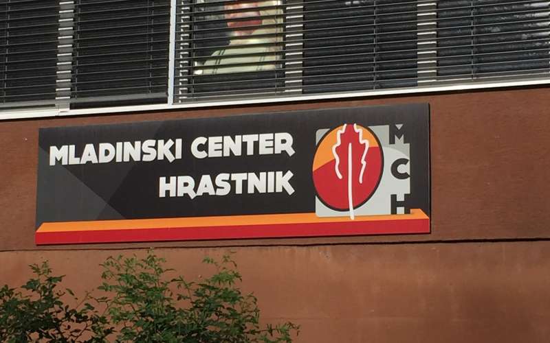 Mladinski centerHrastnik.JPG