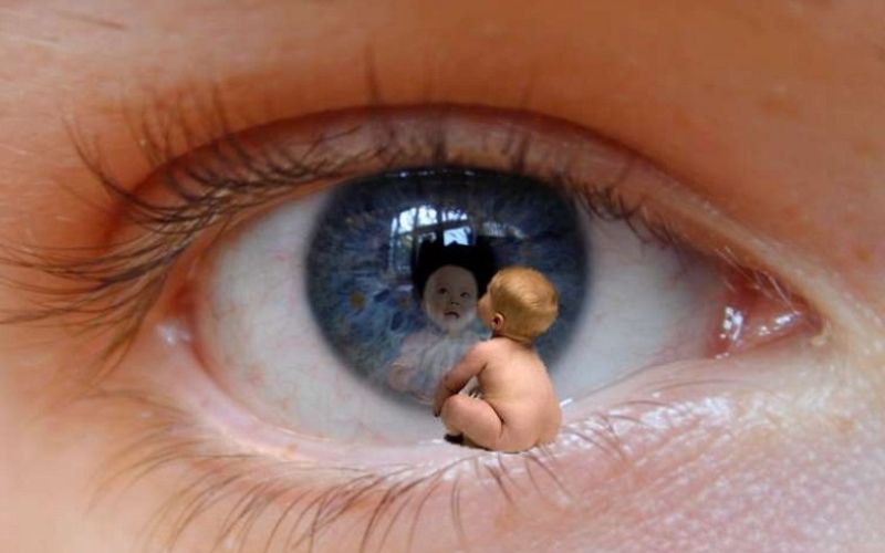 dojencek oči