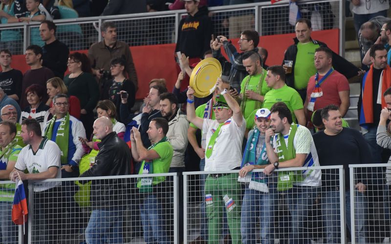 rokomet slovenija danska 2.jpg