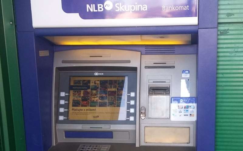 na_bankomatus.jpg