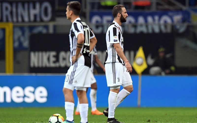 Paulo Dybala in Gonzalo Higuain.jpg