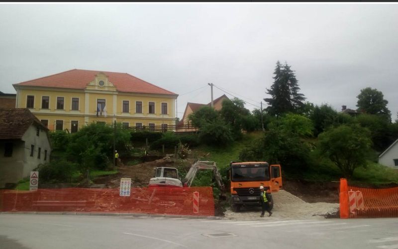 Radeče Varna pot v šolo.png