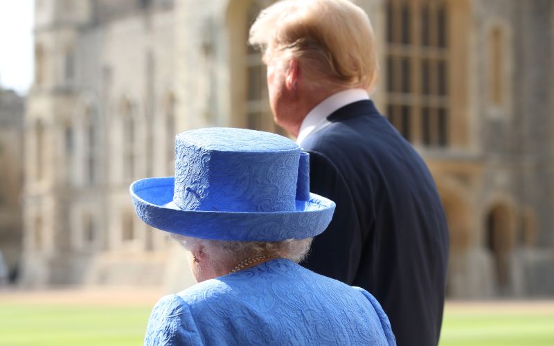 Donald Trup, Elizabeta II..jpg