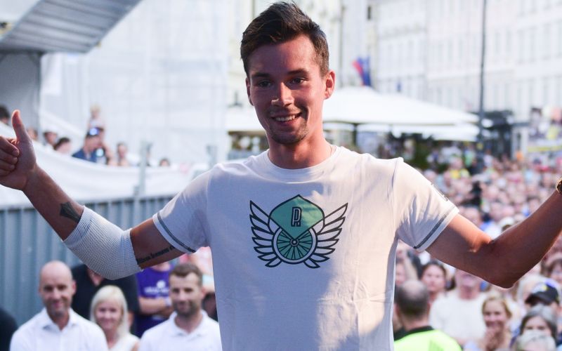 897-24-roglic 1.jpg