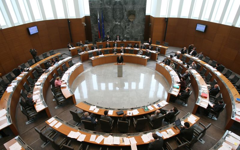 parlament.jpg