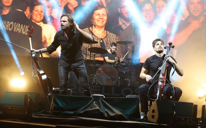 2cellos 1.jpg