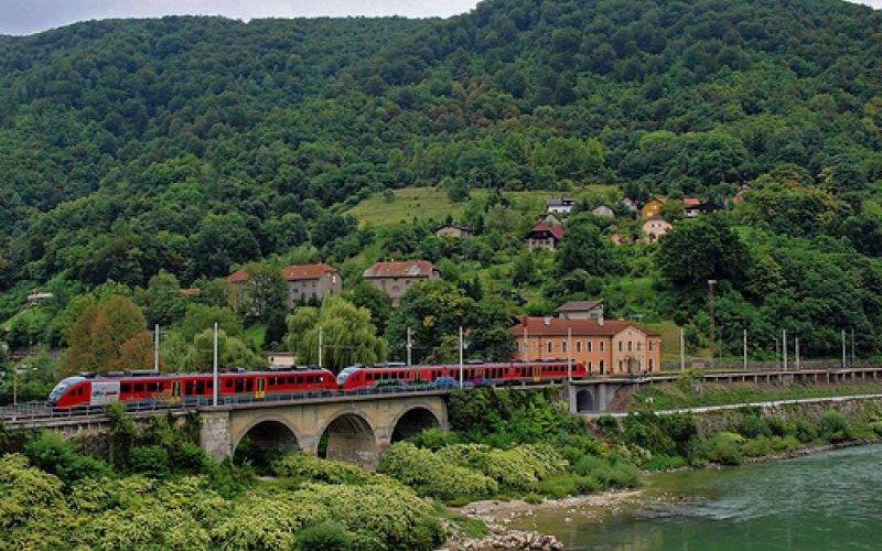 Železniška_postaja_Hrastnik.jpg