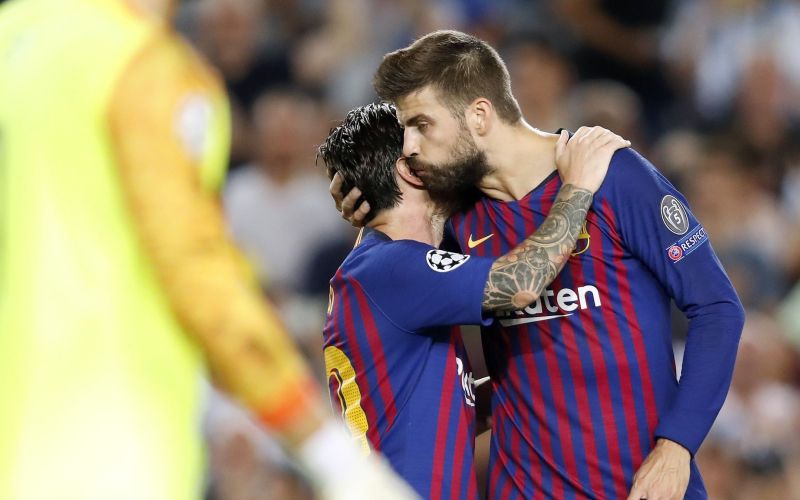pique barcelona messi.jpg